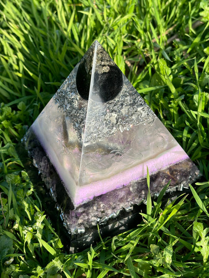 Cosmic Protection Orgonite Pyramid with Obsidian & Amethyst to Elevate your Spiritual Journey