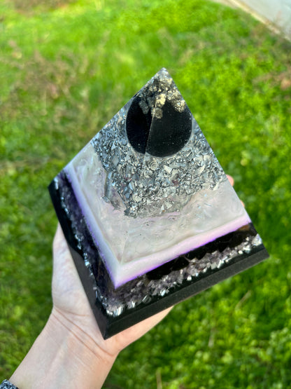 Cosmic Protection Orgonite Pyramid with Obsidian & Amethyst to Elevate your Spiritual Journey