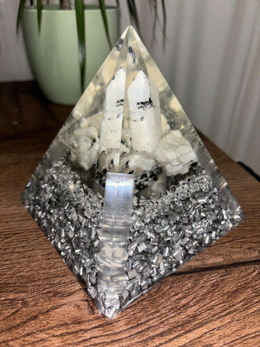 Connect with your Divine Feminine Light Orgonite Pyramid with Moonstone and Selenite