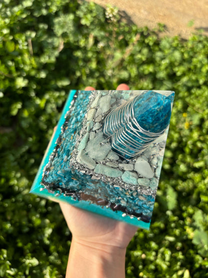 Manifestation Portal Orgonite Pyramid with Blend of Blue Apatite, Aquamarine and Amazonite