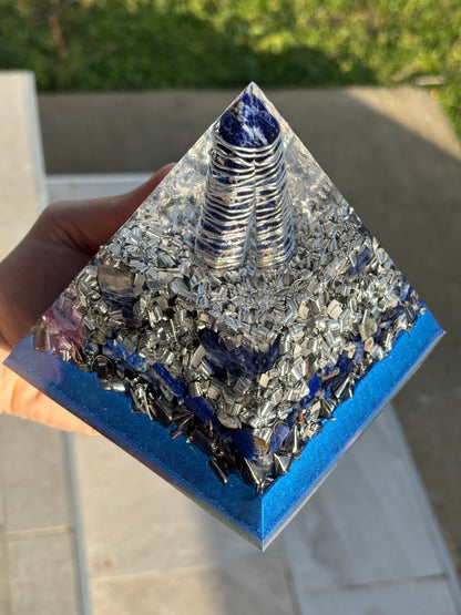 Portal to Wisdom & Truth Orgonite Pyramid with Sodalit & Lapis Lazuli