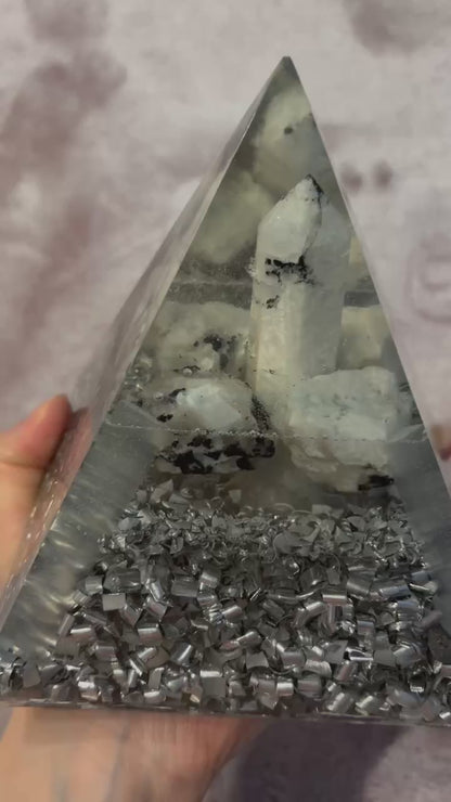 Connect with your Divine Feminine Light Orgonite Pyramid with Moonstone and Selenite